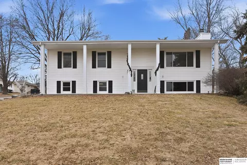 2012 Scott Ave, Tekamah, NE 68061