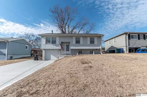7112 S 78 St, La Vista, NE 68128