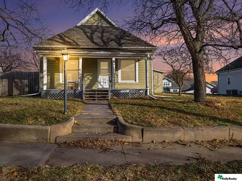 1112 D St, Fairbury, NE 68352