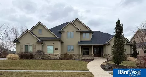 7242 S 96th Ct, Lincoln, NE 68526