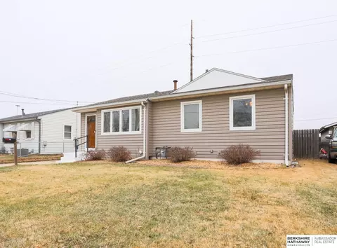 1023 Ash St, Council Bluffs, IA 51501