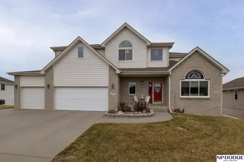 3242 Prairieview Dr, Lincoln, NE 68504