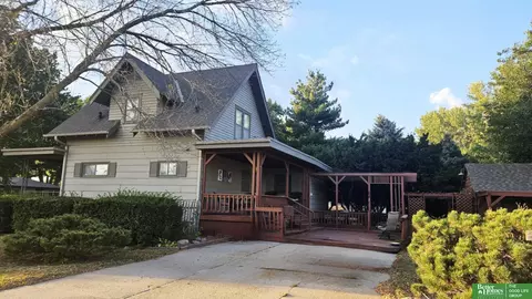 927 S Hutchins Ave, York, NE 68467