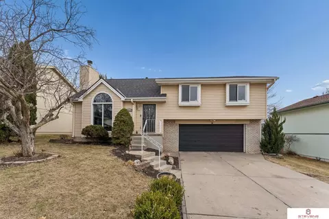 10859 Newport Ave, Omaha, NE 68164
