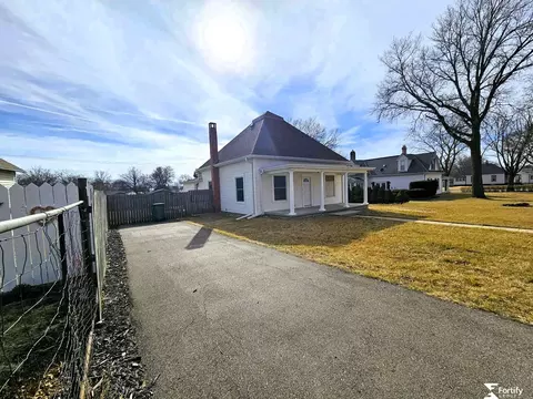 1121 F St, Geneva, NE 68361