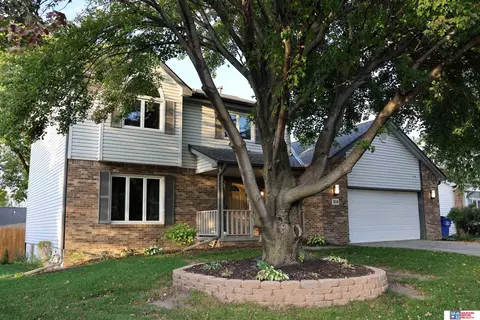 3036 Laredo Dr, Lincoln, NE 68516