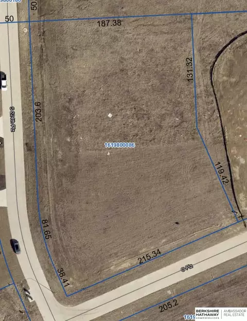 22322 O Plz, Elkhorn, NE 68022
