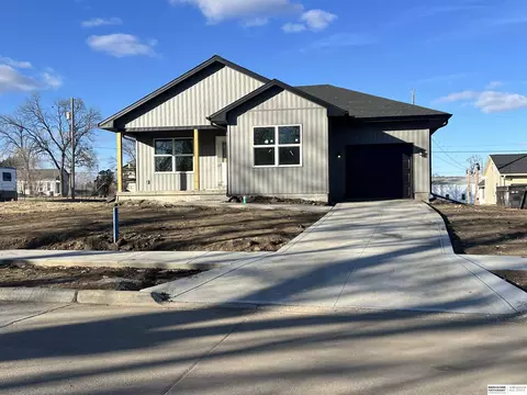 2616 Burdette St, Omaha, NE 68111
