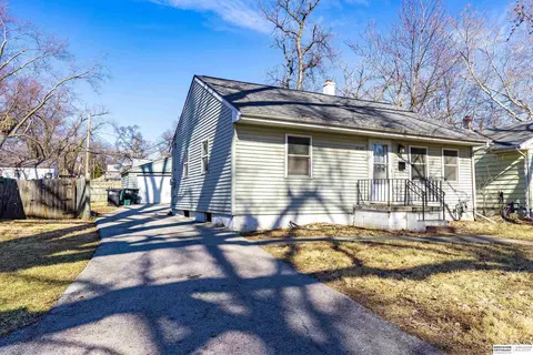3730 Himebaugh Ave, Omaha, NE 68111
