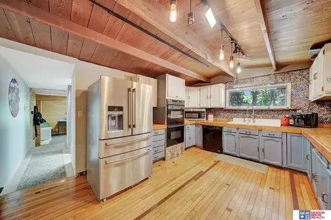 2147 Blue River Lodge Trl #6, Crete, NE 68333