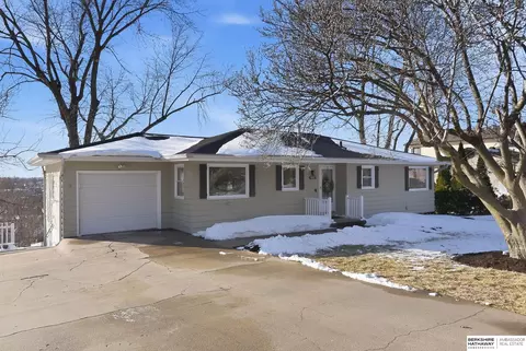 1010 Bellevue Blvd S, Bellevue, NE 68005
