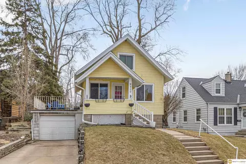 6307 Pierce St, Omaha, NE 68106