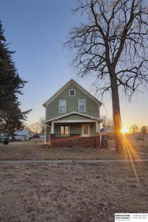 312 N Cedar St, Dodge, NE 68633