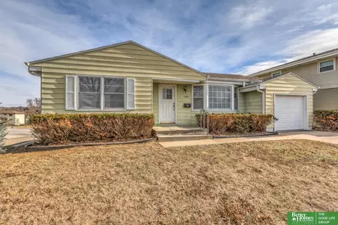 1829 Robertson Dr, Omaha, NE 68114