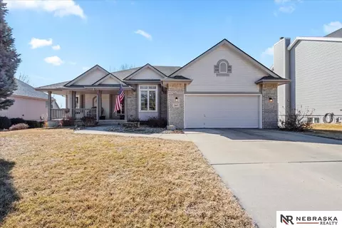 2107 Leigh St, Papillion, NE 68133