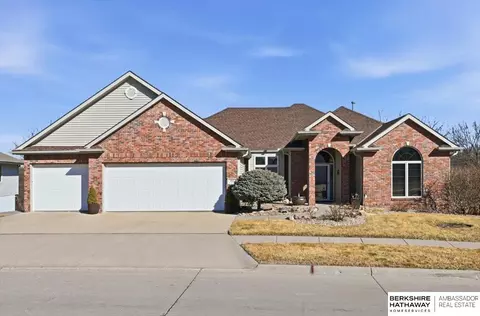45 Norwood Dr, Council Bluffs, IA 51503