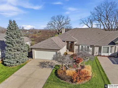 9239 Pioneer Ct, Lincoln, NE 68520