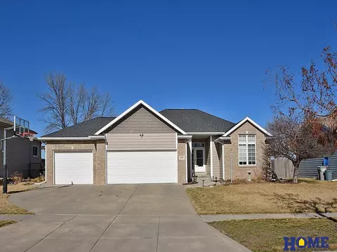 1642 Morton St, Lincoln, NE 68521