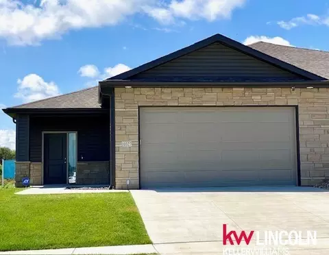 10327 Wayborough Ln, Lincoln, NE 68527