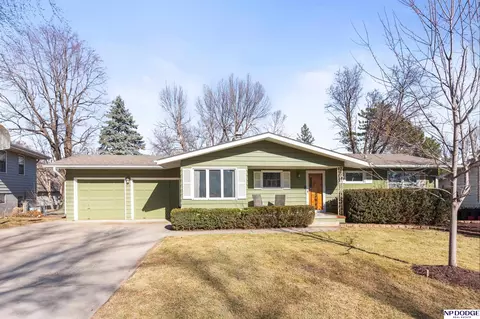 11226 Westover Rd, Omaha, NE 68154