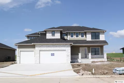 3818 Prairie Breeze Rd, Lincoln, NE 68516