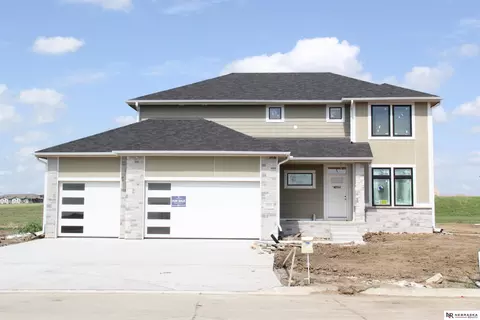 3806 Prairie Breeze Rd, Lincoln, NE 68516
