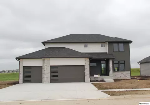3806 Prairie Breeze Rd, Lincoln, NE 68516