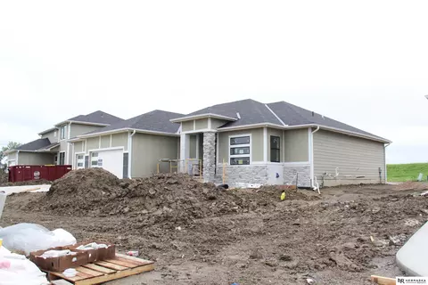 3812 Prairie Breeze Rd, Lincoln, NE 68516