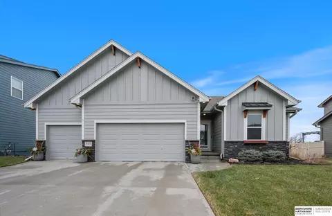 8352 S 169th St, Omaha, NE 68136