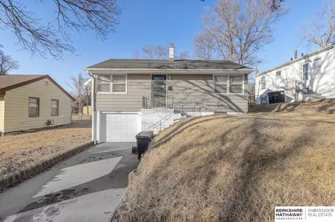 3620 Laurel Ave, Omaha, NE 68111