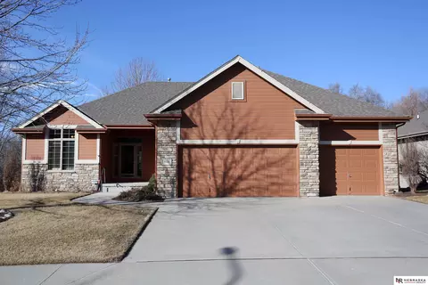 8536 S 102nd St, La Vista, NE 68128