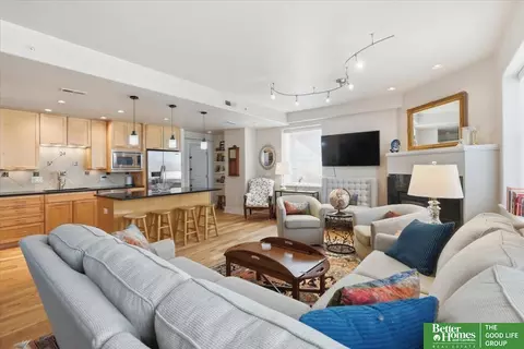 1403 Farnam St #512, Omaha, NE 68102