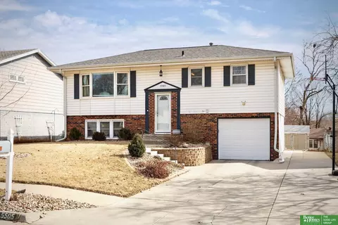 5505 S 104 Ave, Omaha, NE 68127