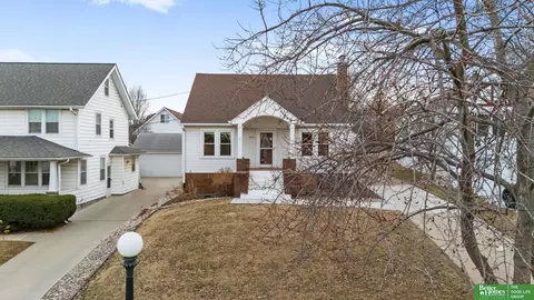 4421 Poppleton Ave, Omaha, NE 68105