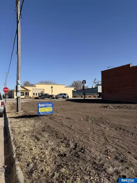 132 N 3rd St, Hampton, NE 68843 photo 2