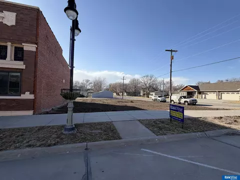 132 N 3rd St, Hampton, NE 68843