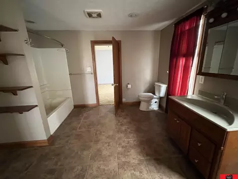 Bath - 1245 M Ave, Pender, NE 68047 photo 1 of 4