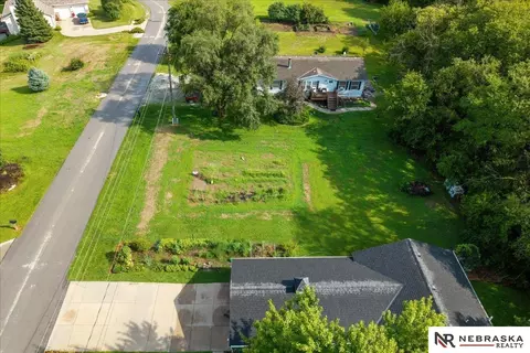 1916 Beaver Lake Blvd, Plattsmouth, NE 68048