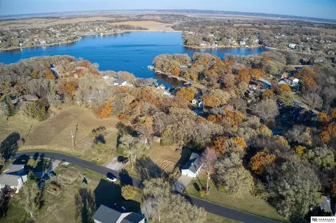 1916 Beaver Lake Blvd, Plattsmouth, NE 68048