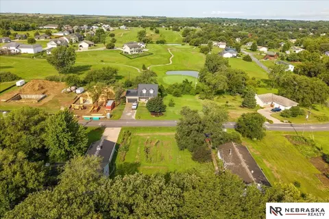 1916 Beaver Lake Blvd, Plattsmouth, NE 68048