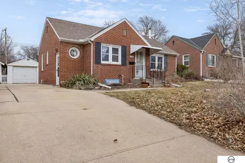 3464 Orchard St, Lincoln, NE 68503