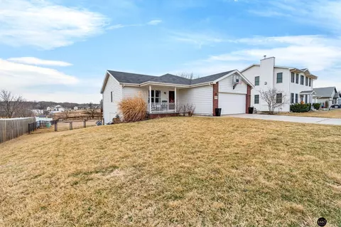 1155 Cottonwood St, Bennet, NE 68317