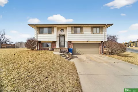 14502 Echo Hills Dr, Omaha, NE 68138