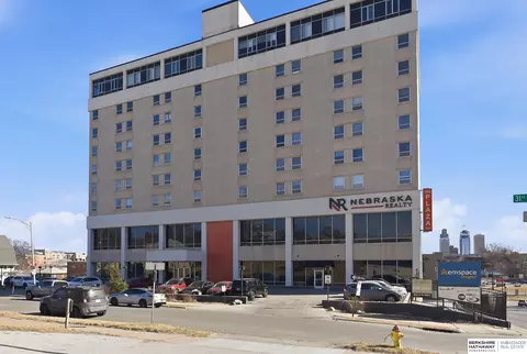 105 N 31 Ave #801, Omaha, NE 68131