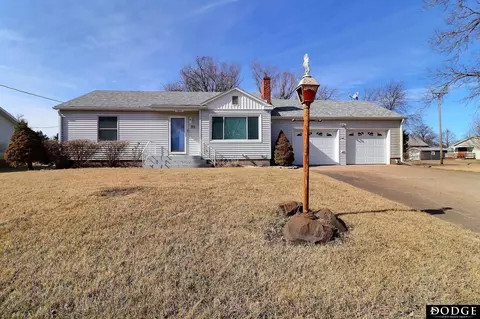 1040 Maple St, North Bend, NE 68649