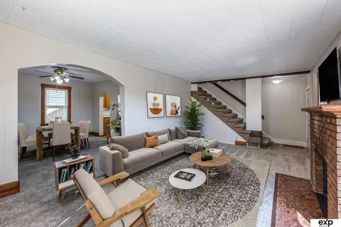 2104 F St, Omaha, NE 68107