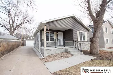 908 N 65th St, Lincoln, NE 68505