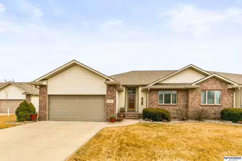 752 Heatherwood Dr, Fremont, NE 68025