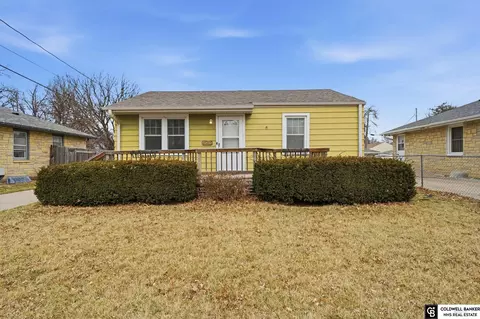 5220 Gladstone St, Lincoln, NE 68504