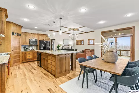 4724 Coffey St, Papillion, NE 68133